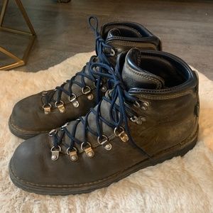 Danner Mountain Pass boots